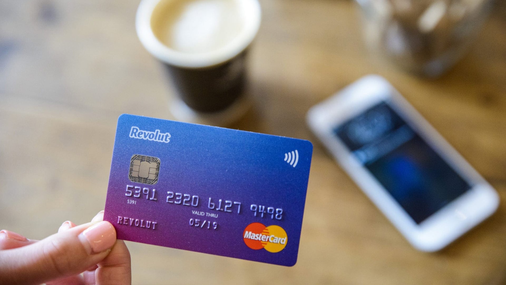 Comment Faire une Demande pour la Carte Revolut Standard en 2023